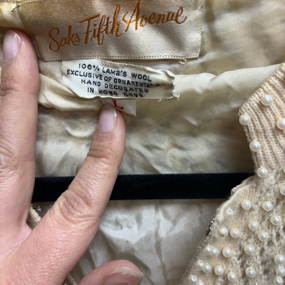 Vintage Pearl Top from Saks Fifth Avenue - Picture 4 of 8